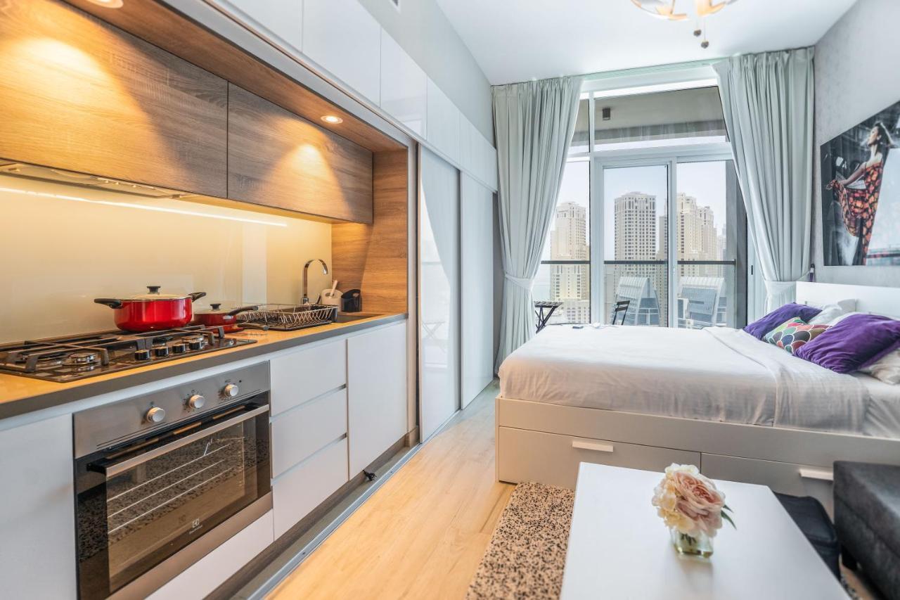 Fam Living - Marina Marvel - Studio Apartment With Breathtaking Views In Studio One Tower Dubai Exterior photo