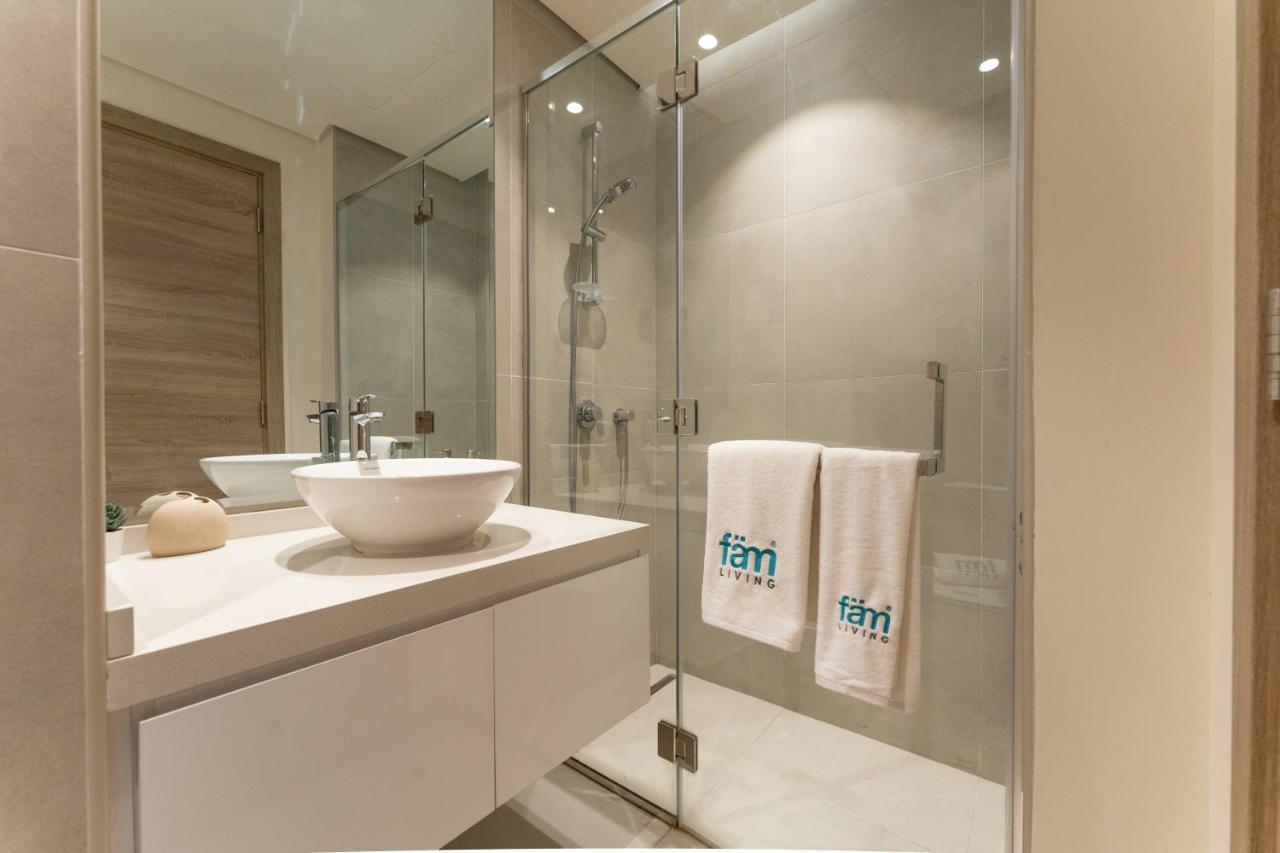Fam Living - Marina Marvel - Studio Apartment With Breathtaking Views In Studio One Tower Dubai Exterior photo