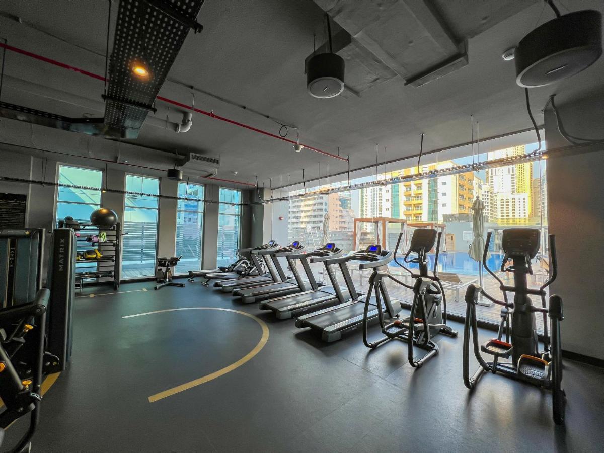 Fam Living - Marina Marvel - Studio Apartment With Breathtaking Views In Studio One Tower Dubai Exterior photo
