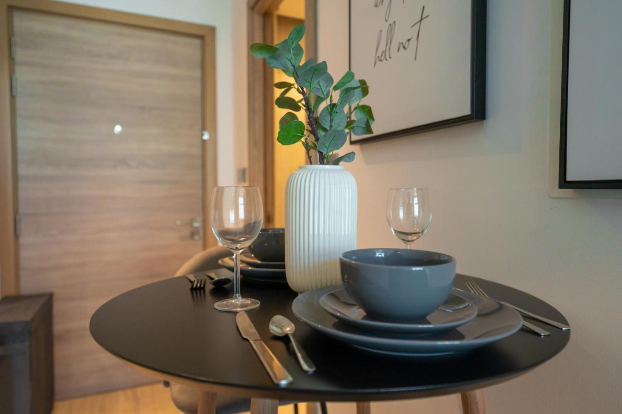 Fam Living - Marina Marvel - Studio Apartment With Breathtaking Views In Studio One Tower Dubai Exterior photo